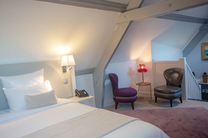 Room 27 of 65