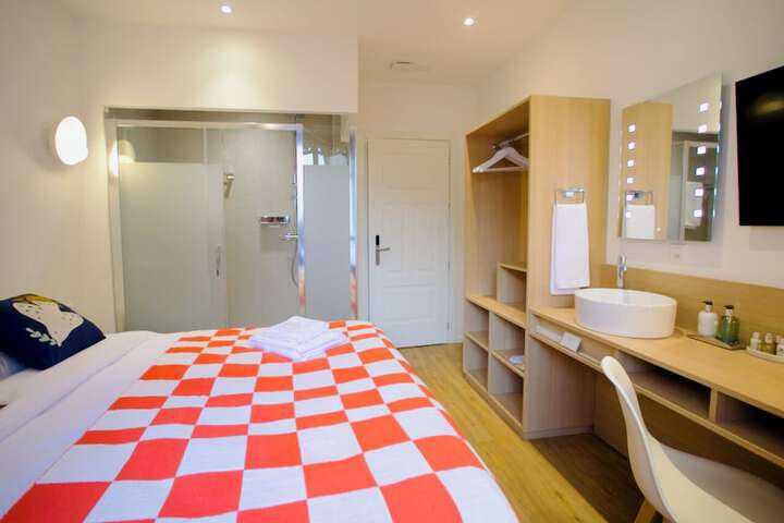 Room 2 of 22
