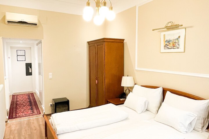 Room 19 of 40