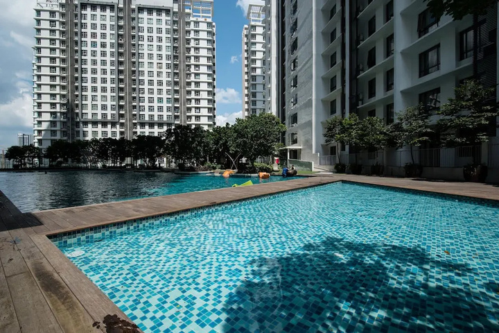 Pool 15 of 24