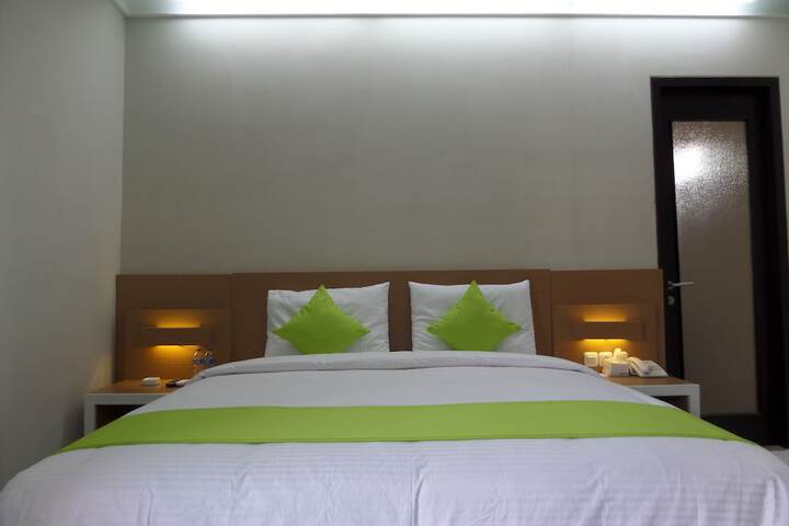 Room 5 of 25