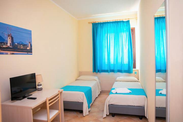 Room 33 of 95