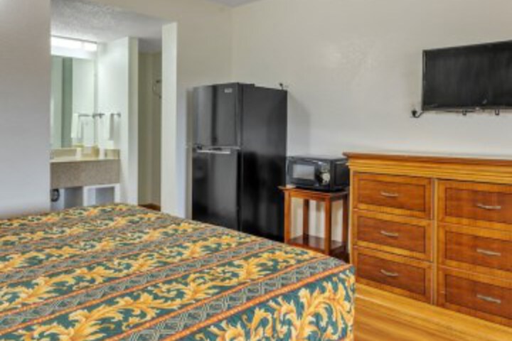 Room 13 of 34