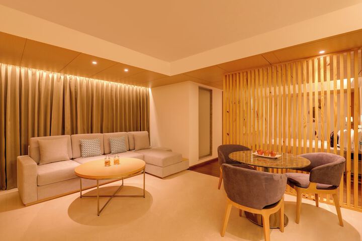 Room 19 of 47