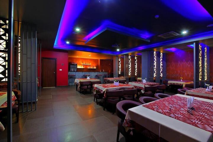 Lounge 21 of 31