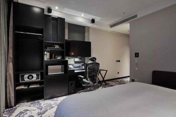Room 21 of 58