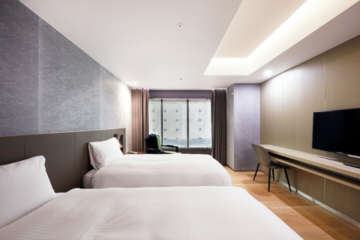 Room 46 of 72