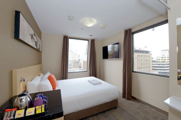 Room 18 of 38