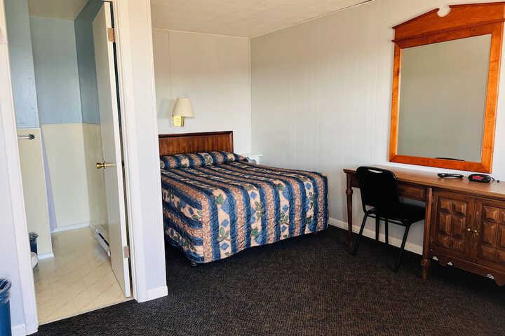 Room 22 of 48