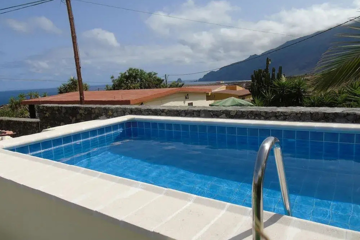Pool 5 of 10