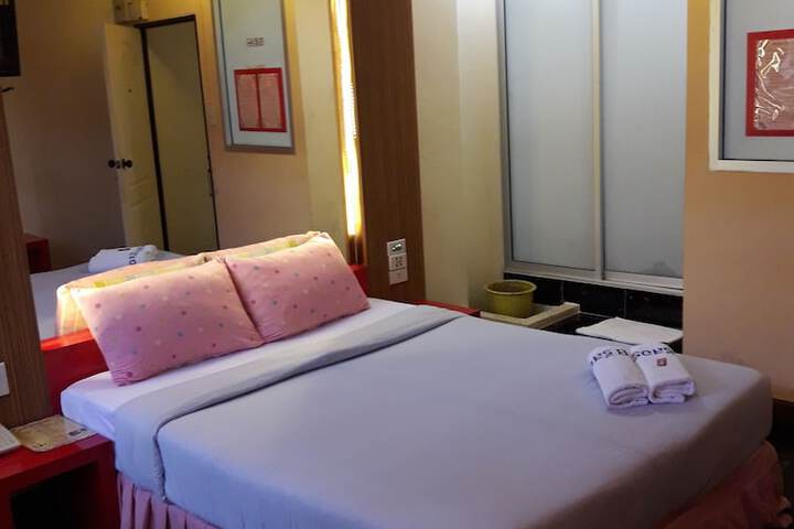 Room 6 of 14