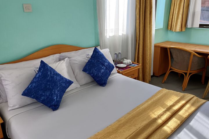 Room 18 of 37