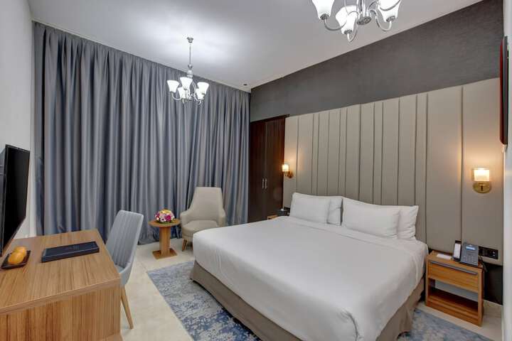 Room 37 of 77