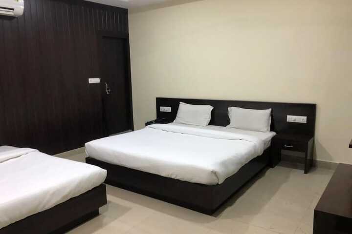Room 19 of 37