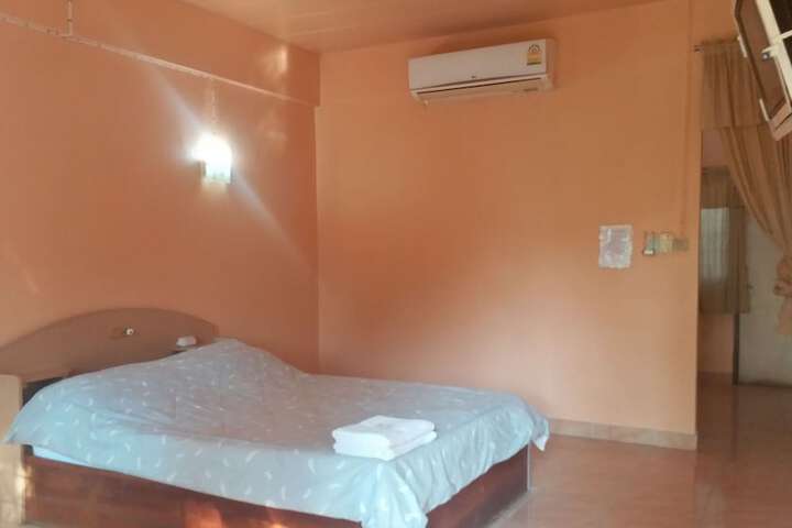 Room 13 of 31