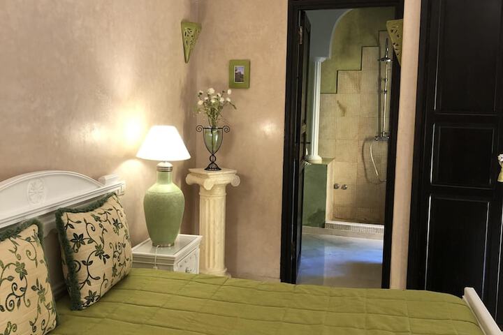 Room 12 of 74