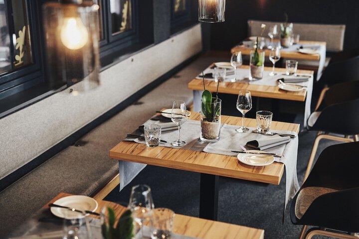 Dining 44 of 98