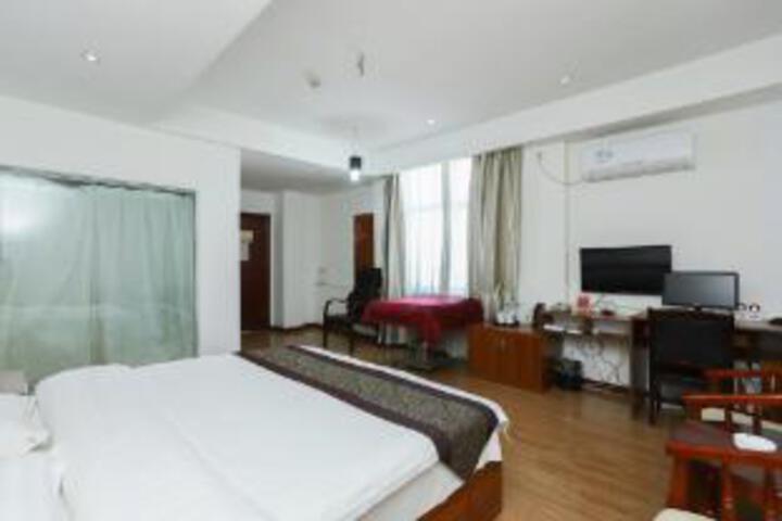 Room 19 of 20