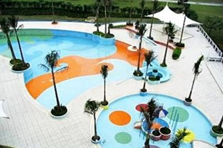 Hotel Pool