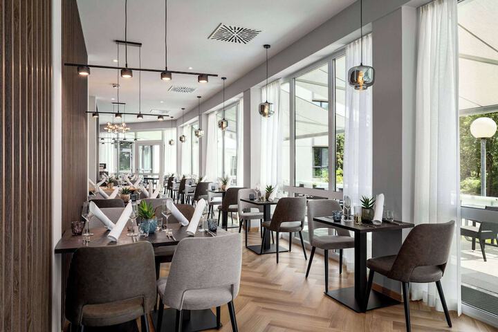 Dining Photos