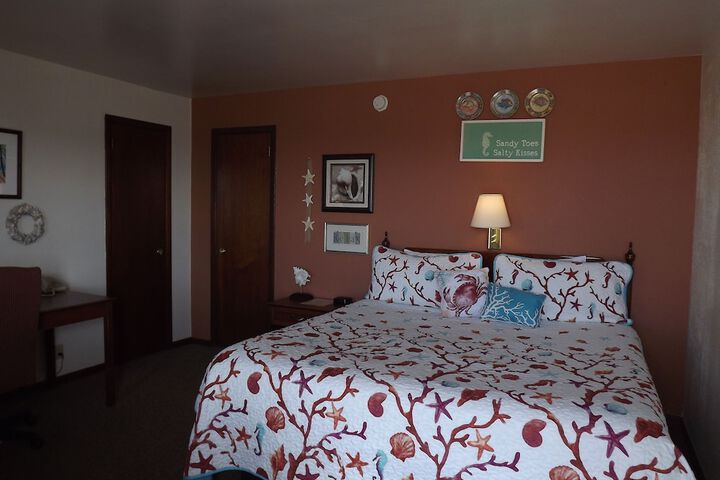 1 King Bed Hill View Ground Floor (4 of 42)