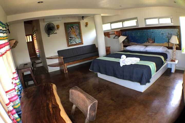 Room 25 of 138