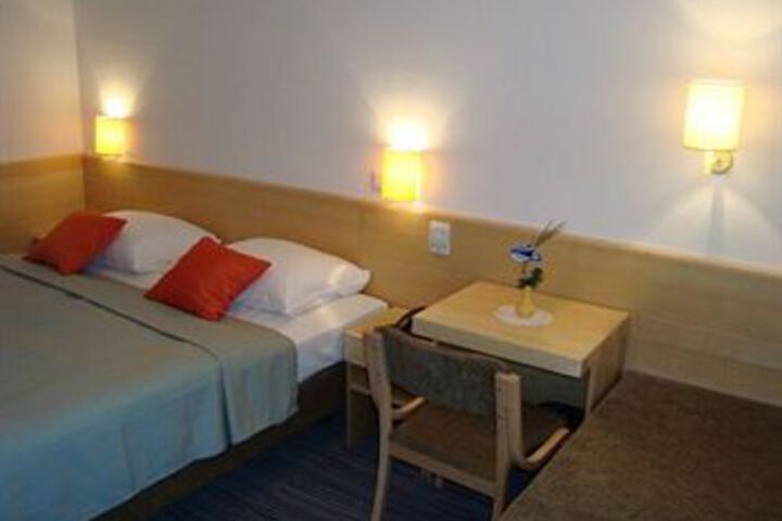 Room 16 of 29