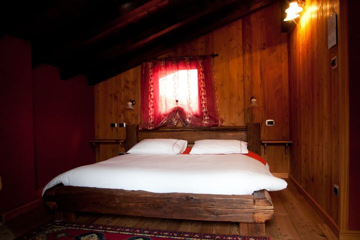 Room 2 of 98