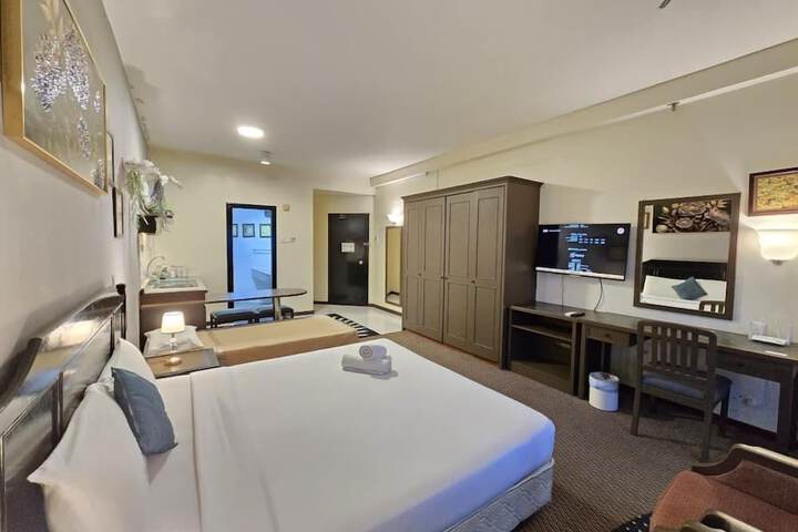 Room 375 of 650