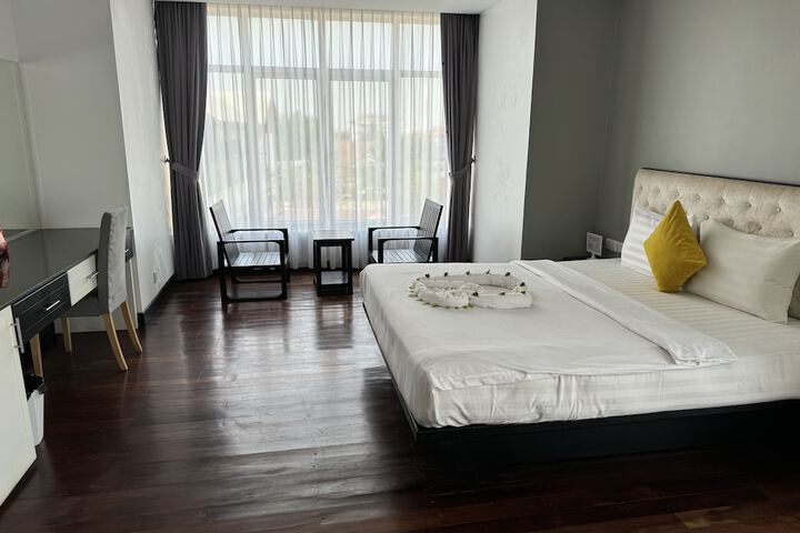 Room 26 of 40