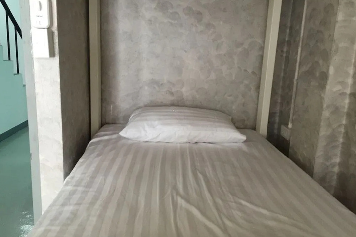 Room 4 of 14