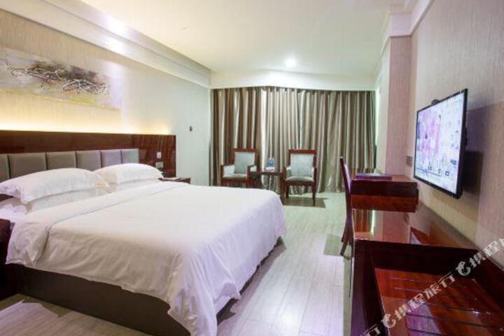 Photo of Cailun International Hotel