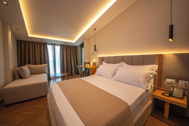 Room 37 of 95