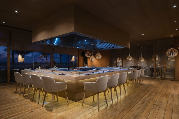 Dining 82 of 143