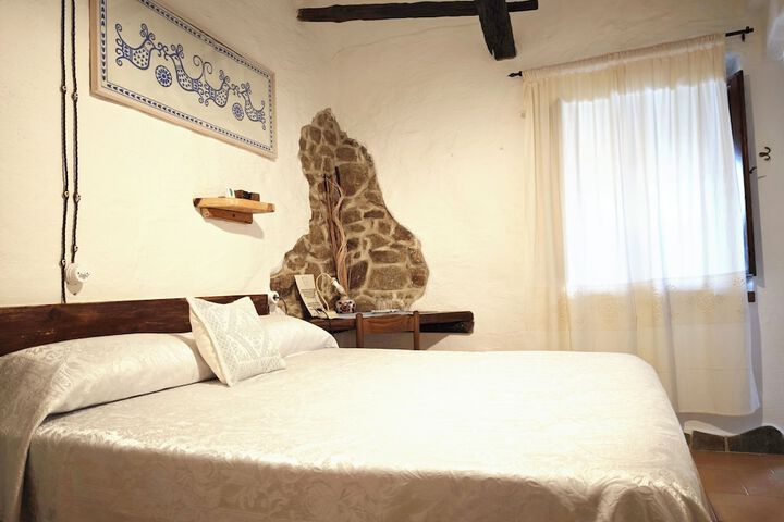 Room 10 of 28
