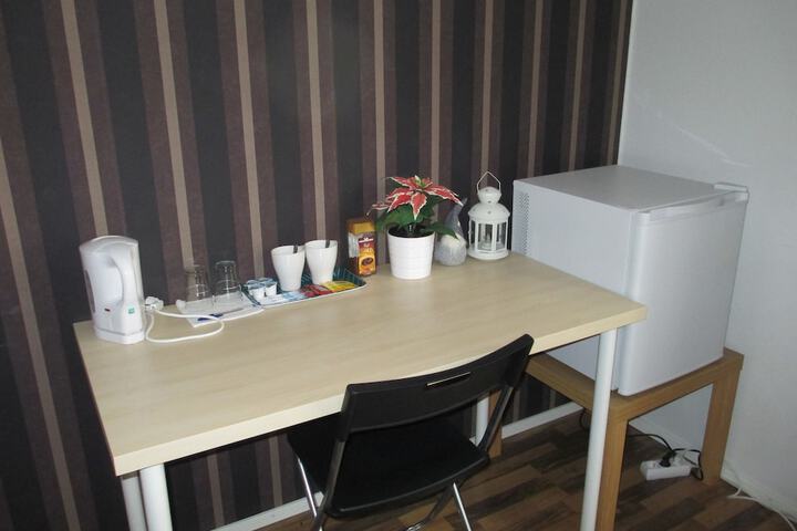 Room 6 of 28
