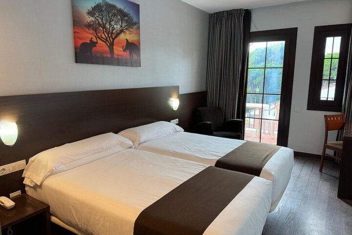 Room 9 of 25