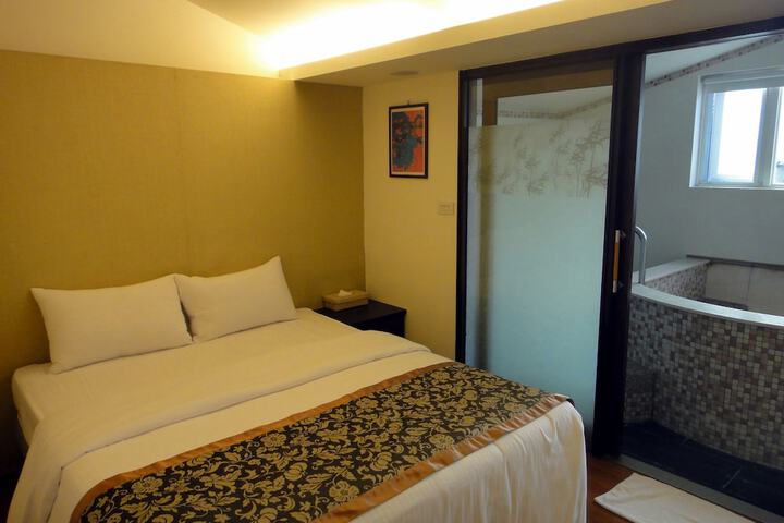 Room 6 of 41