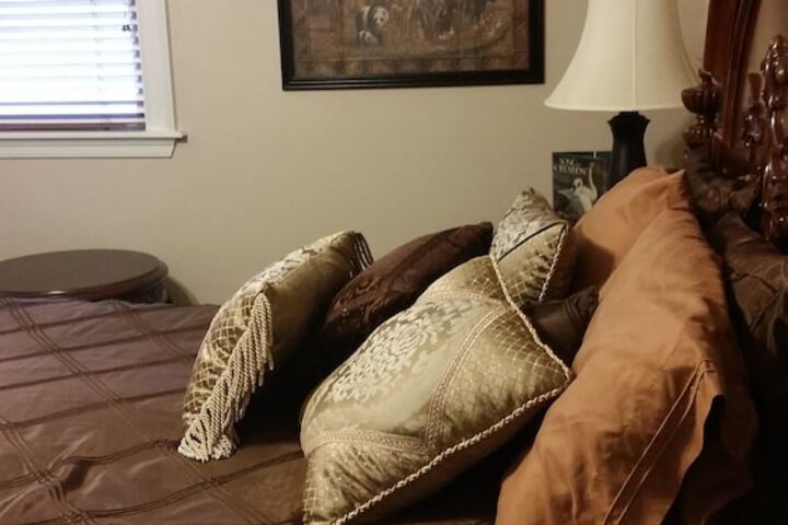 Room 8 of 28