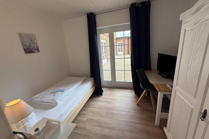 Room 22 of 87