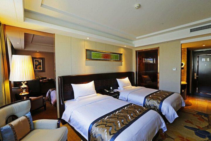 Room 6 of 30