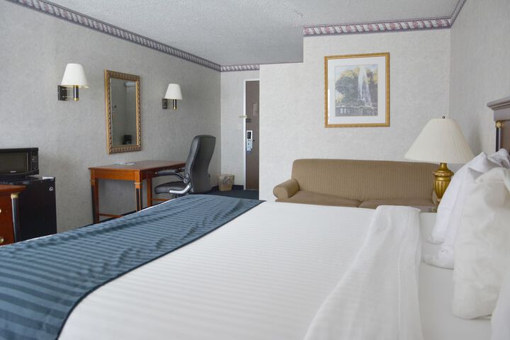 1 King Bed (14 of 21)
