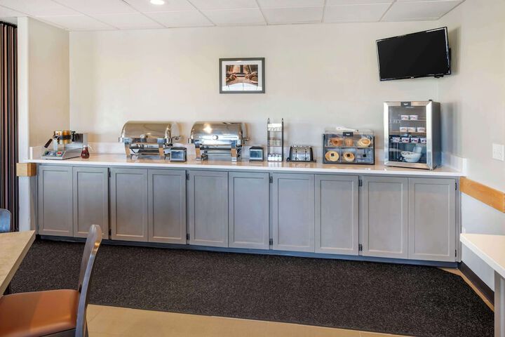 Breakfast/Coffee Service 29 of 35