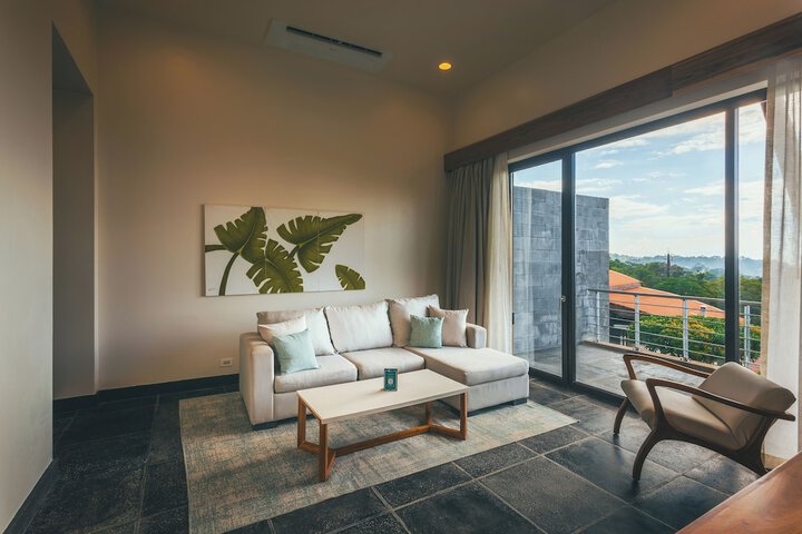 Room 32 of 122