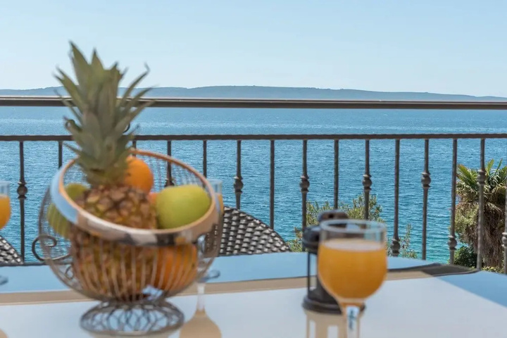 General 11 of 19