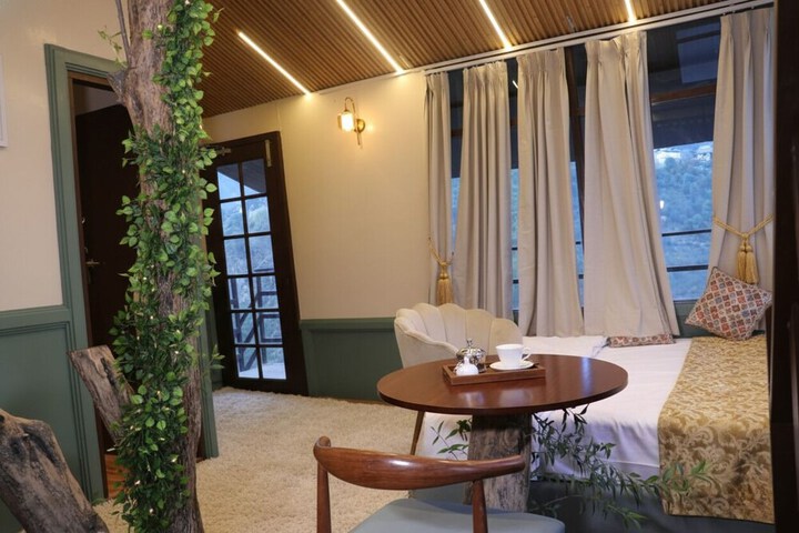 Room 8 of 29
