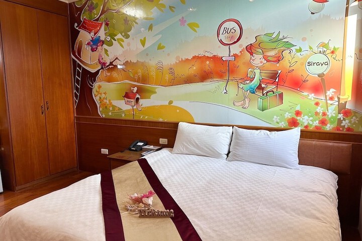 Room 33 of 60