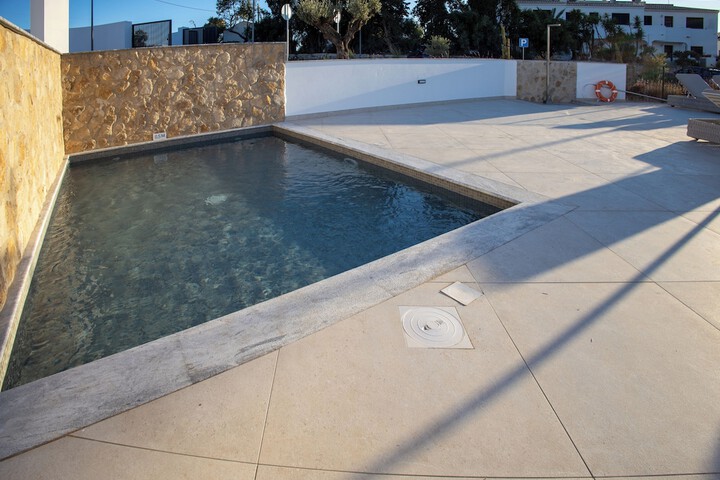 Pool 33 of 53