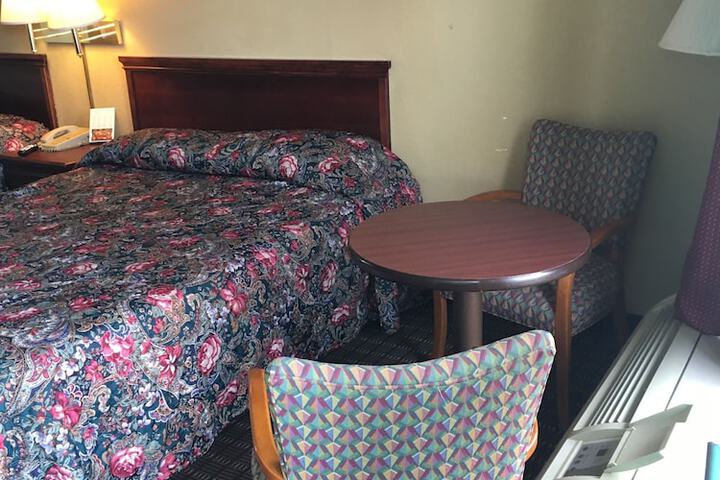 Room 8 of 17