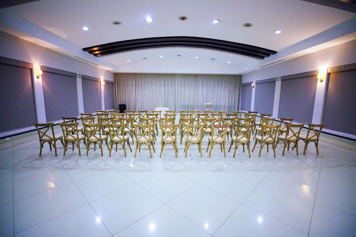 Ballroom/Hall 117 of 179